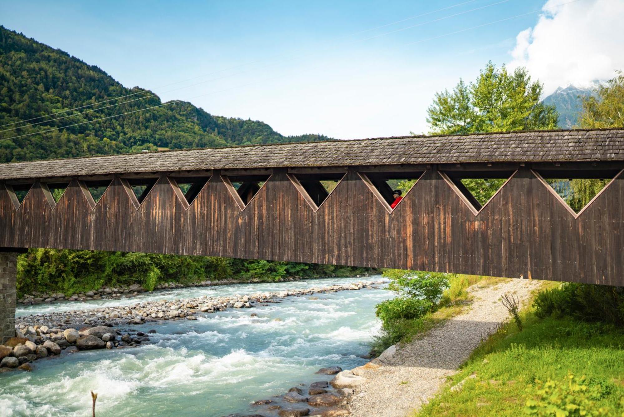 Ferienwohnungen St Hippolyt Mit Hallenbad Algund Exterior foto