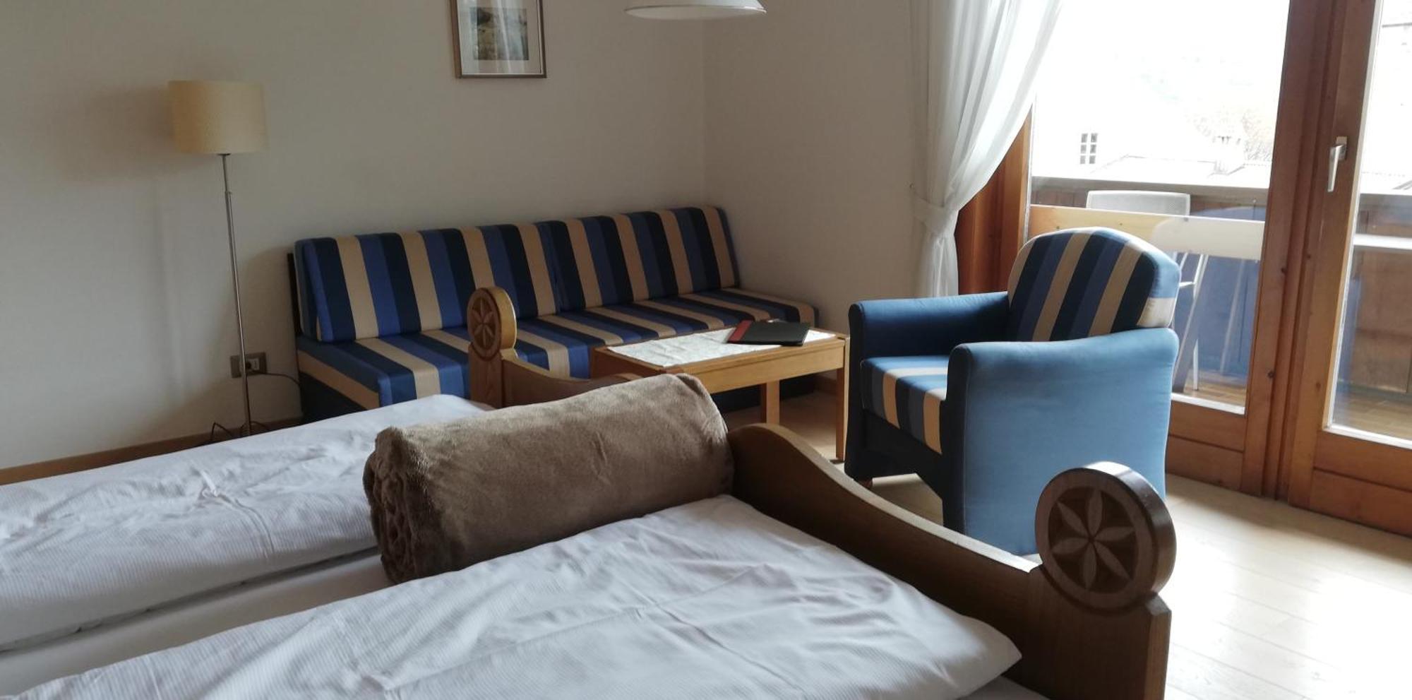 Ferienwohnungen St Hippolyt Mit Hallenbad Algund Exterior foto