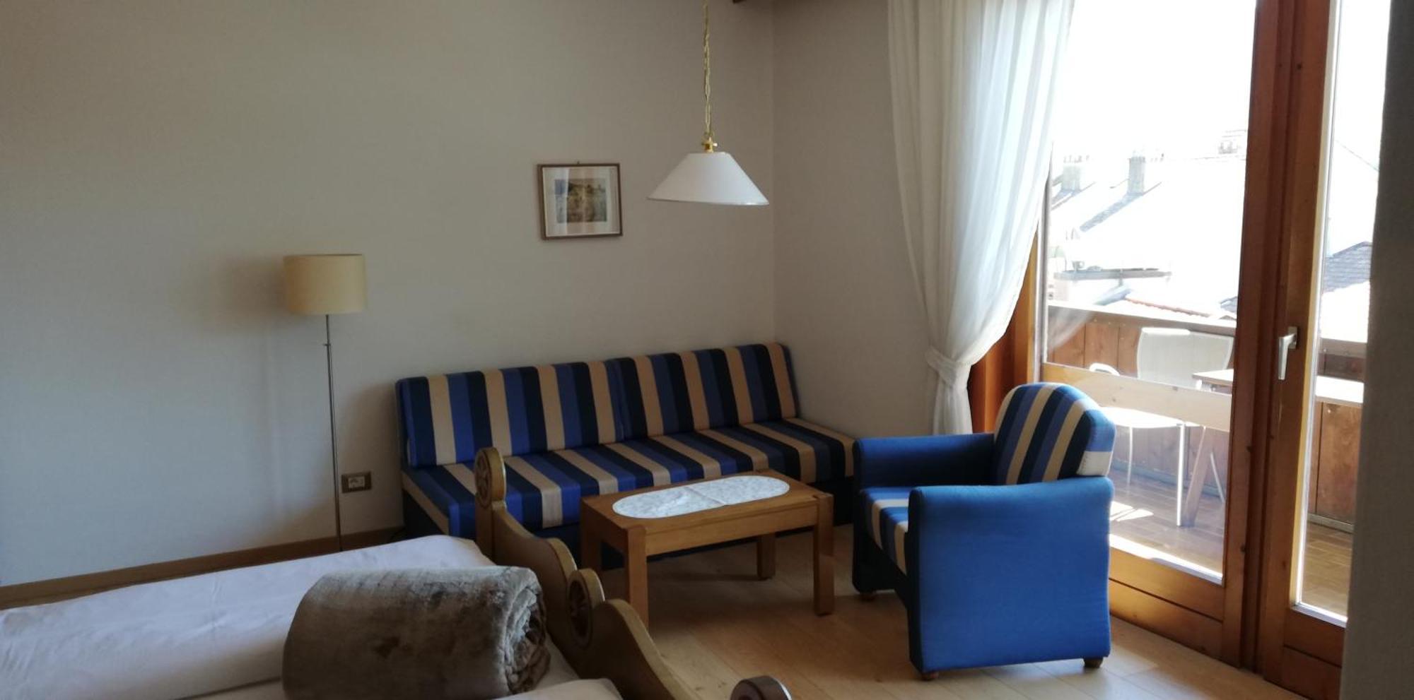 Ferienwohnungen St Hippolyt Mit Hallenbad Algund Exterior foto