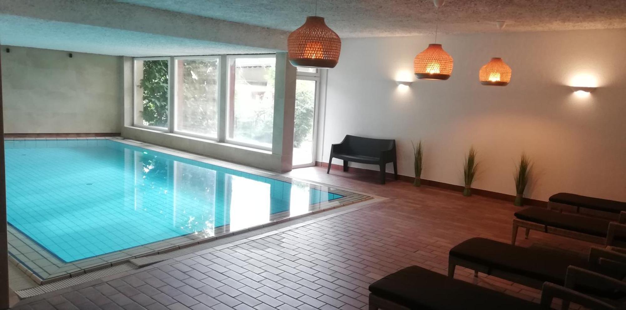Ferienwohnungen St Hippolyt Mit Hallenbad Algund Exterior foto